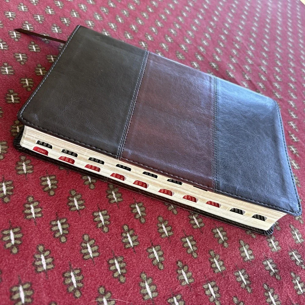 The Holy Bible King James Version Giant Print 2 Tone Brown Leather Thumb Indexed